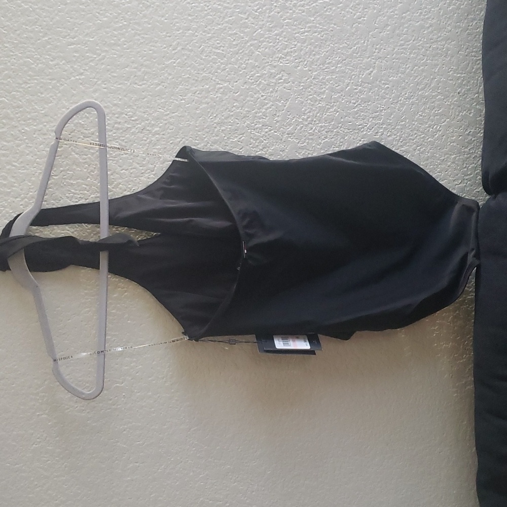 Tommy Hilfiger sz 10 one pcs